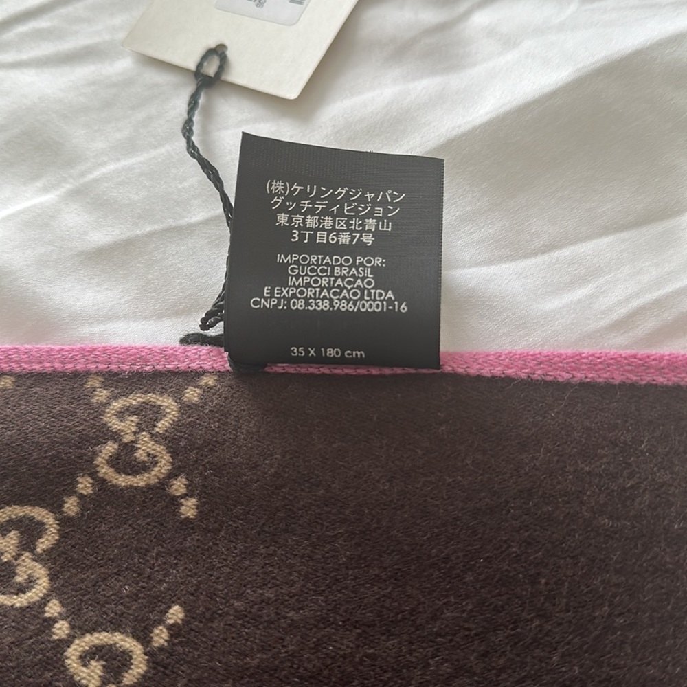 100% Authentic Gucci Scarf - Picture 5 of 5